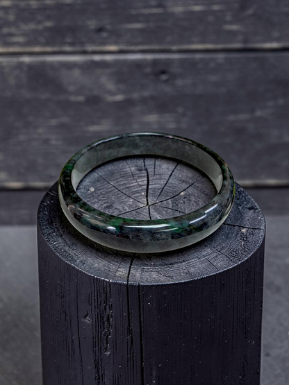 Earth's (MADE IN JAPAN) Burmese Black and Green A-Jade Round Bangle Bracelet - 08841