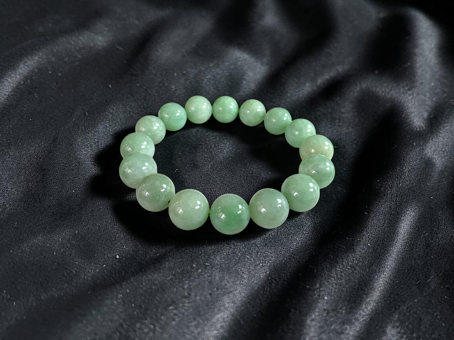 Japanese Winter Green Burmese A-Jade Beaded Bracelet (MADE IN JAPAN) (12.00 - 12.50 mm Each x 16 beads) 05052