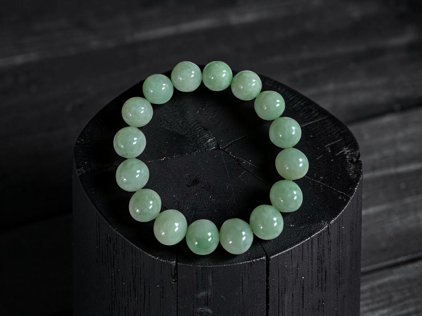 Japanese Winter Green Burmese A-Jade Beaded Bracelet (MADE IN JAPAN) (12.00 - 12.50 mm Each x 16 beads) 05052