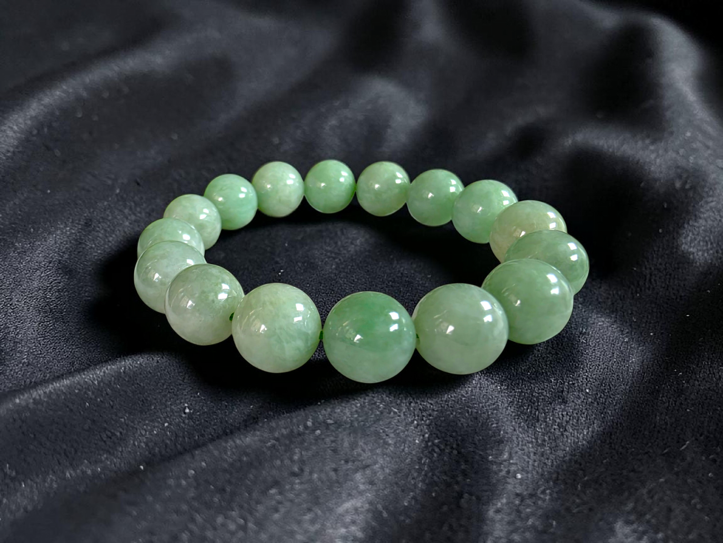 Japanese Winter Green Burmese A-Jade Beaded Bracelet (MADE IN JAPAN) (12.00 - 12.50 mm Each x 16 beads) 05052