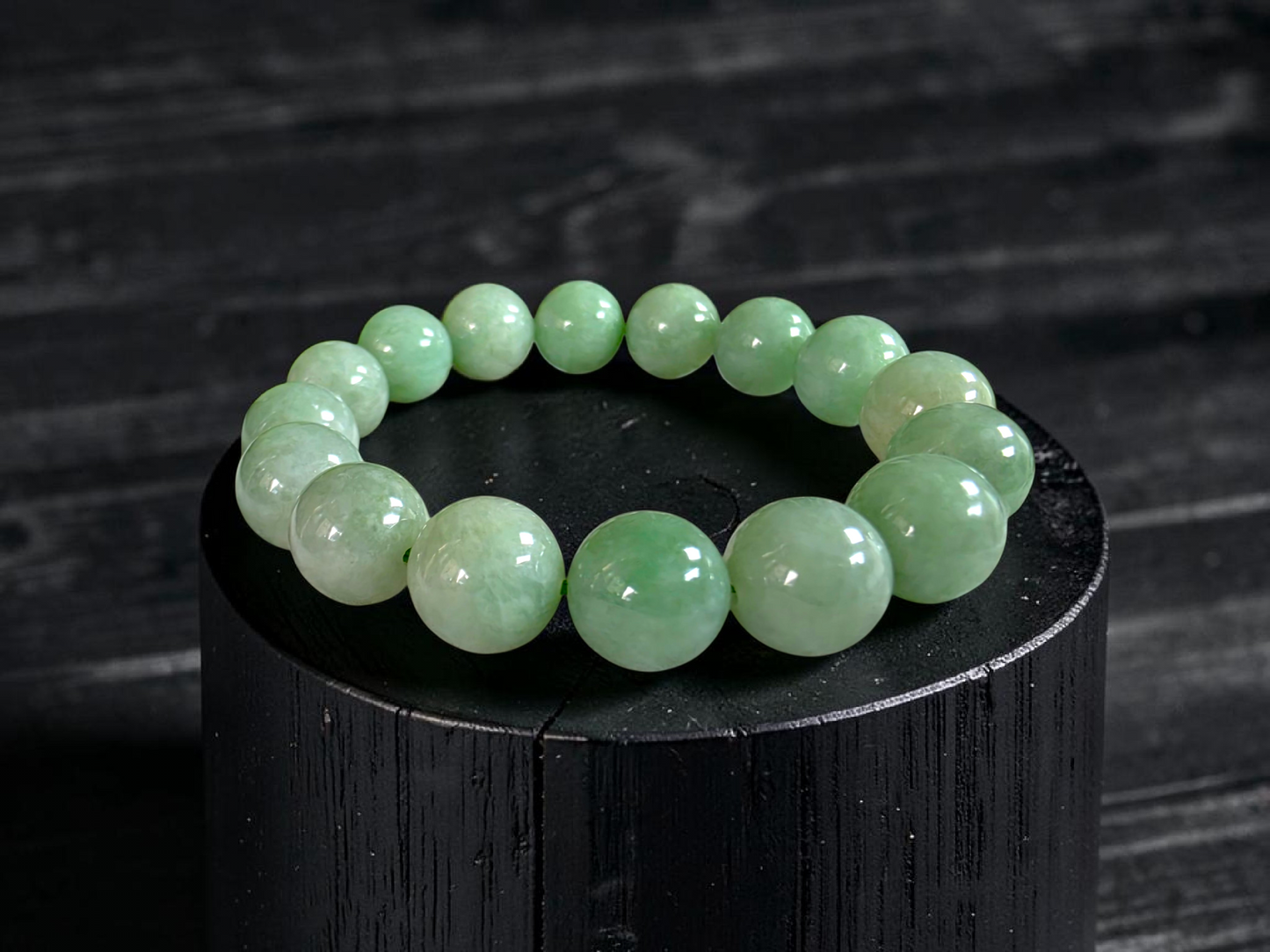 Japanese Winter Green Burmese A-Jade Beaded Bracelet (MADE IN JAPAN) (12.00 - 12.50 mm Each x 16 beads) 05052