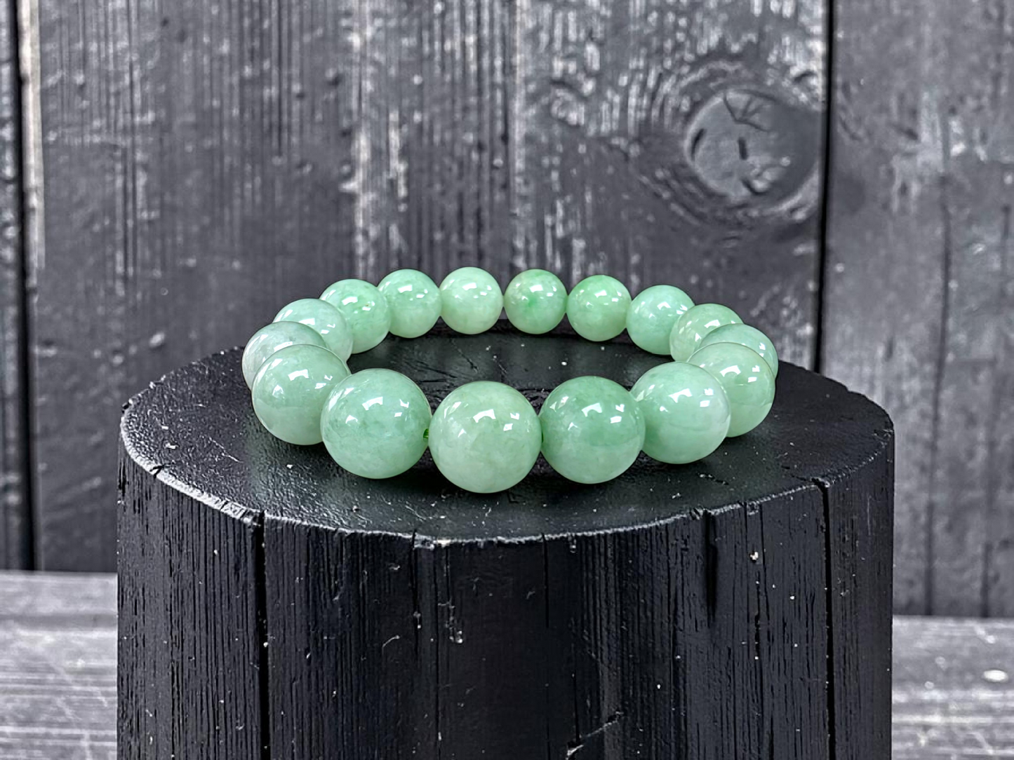 Japanese Winter Green Burmese A-Jade Beaded Bracelet (MADE IN JAPAN) (12.00 - 12.50 mm Each x 16 beads) 05053