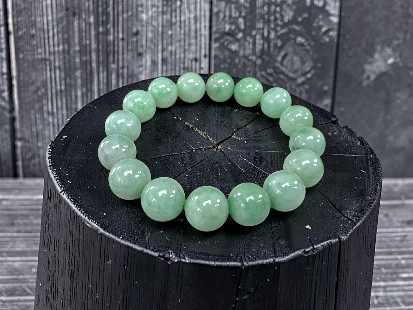 Japanese Winter Green Burmese A-Jade Beaded Bracelet (MADE IN JAPAN) (12.00 - 12.50 mm Each x 16 beads) 05053