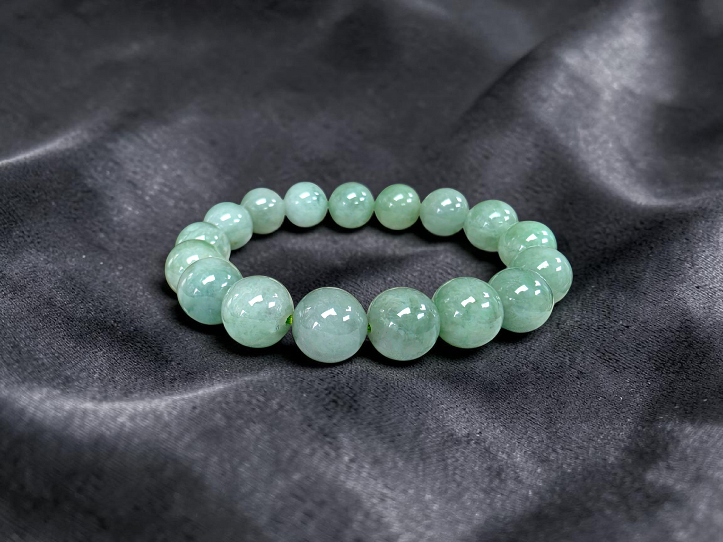 Japanese Winter Green Burmese A-Jade Beaded Bracelet (MADE IN JAPAN) (12.00 - 12.50 mm Each x 17 beads) 05054