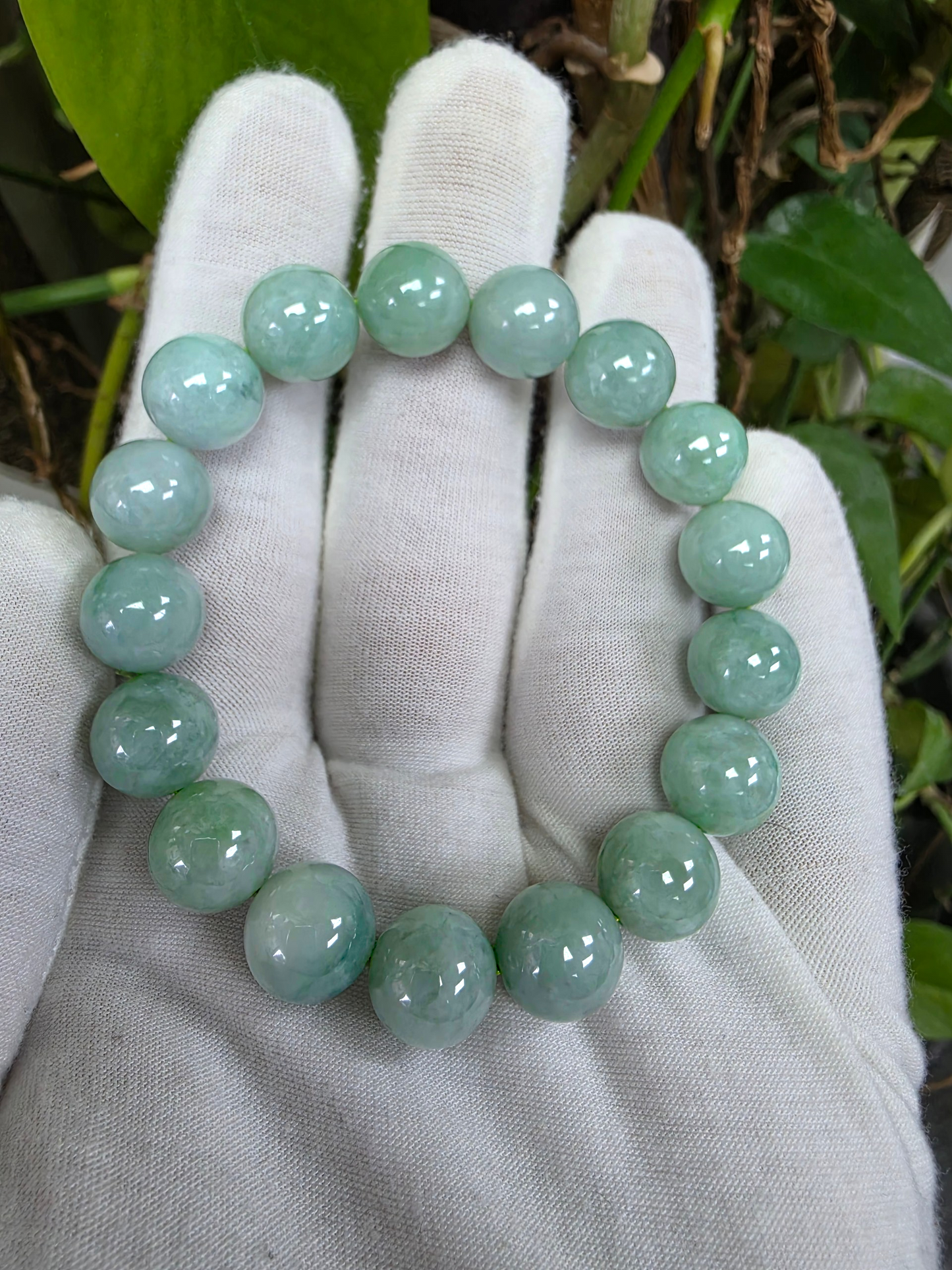 Japanese Winter Green Burmese A-Jade Beaded Bracelet (MADE IN JAPAN) (12.00 - 12.50 mm Each x 17 beads) 05054