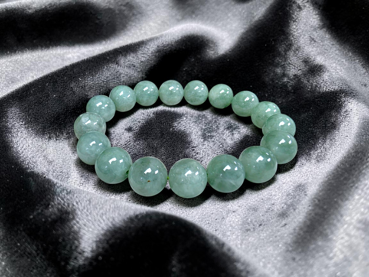 Japanese Winter Green Burmese A-Jade Beaded Bracelet (MADE IN JAPAN) (12.00 - 12.50 mm Each x 17 beads) 05055