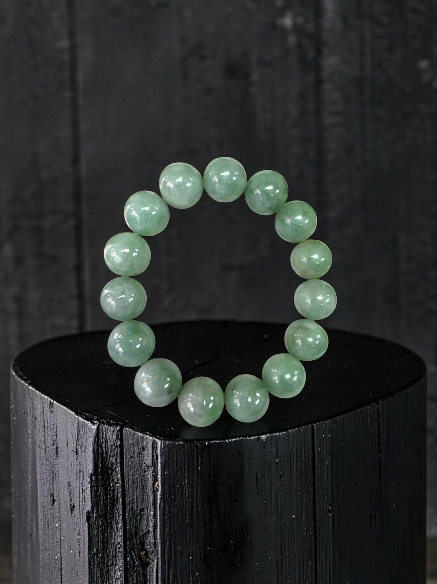 Japanese Winter Green Burmese A-Jade Beaded Bracelet (MADE IN JAPAN) (14.00 - 14.50 mm Each x 15 beads) 05057