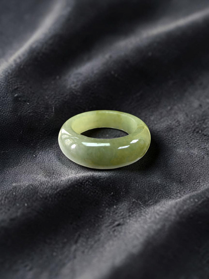 Burmese Jungle Green A-Jade Infinity Band Ring
