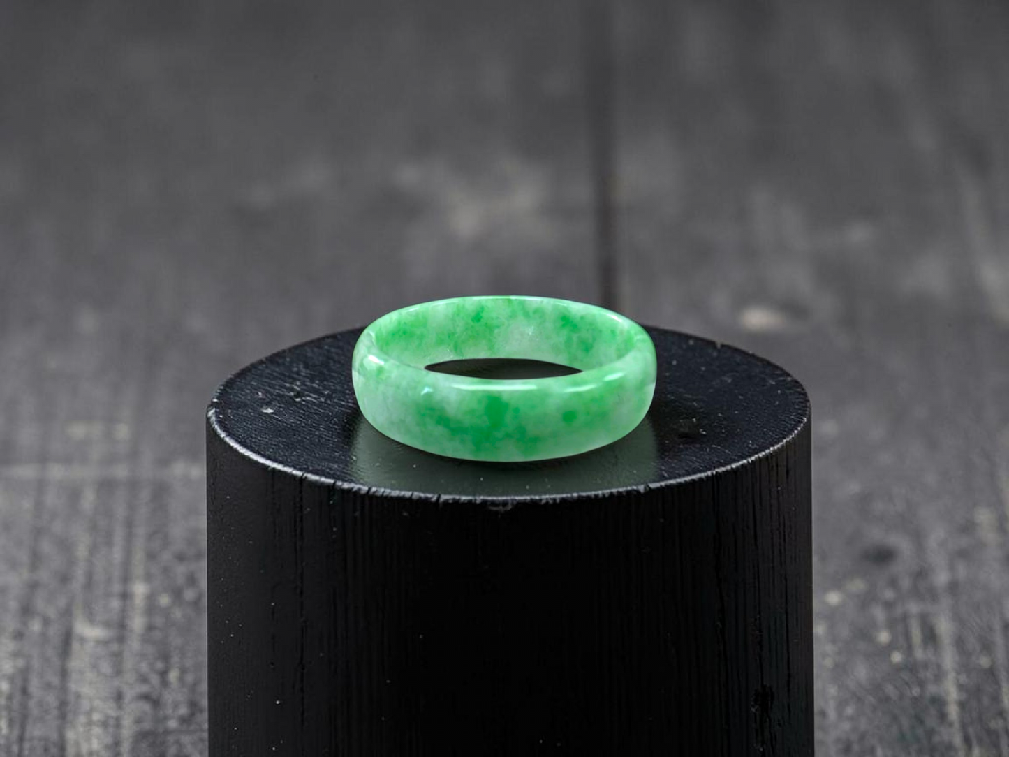 Burmese Bright Green A-Jade Infinity Band Ring - Size US 9 - V2