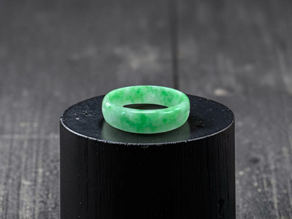 Burmese Bright Green A-Jade Infinity Band Ring - Size US 9 - V2