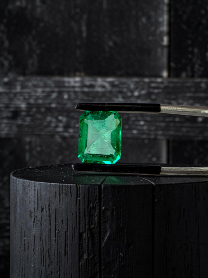 GRS Certified 4.36 cts. Minor Oil Emerald (Columbia) Eye Clean Loose Stone LS26