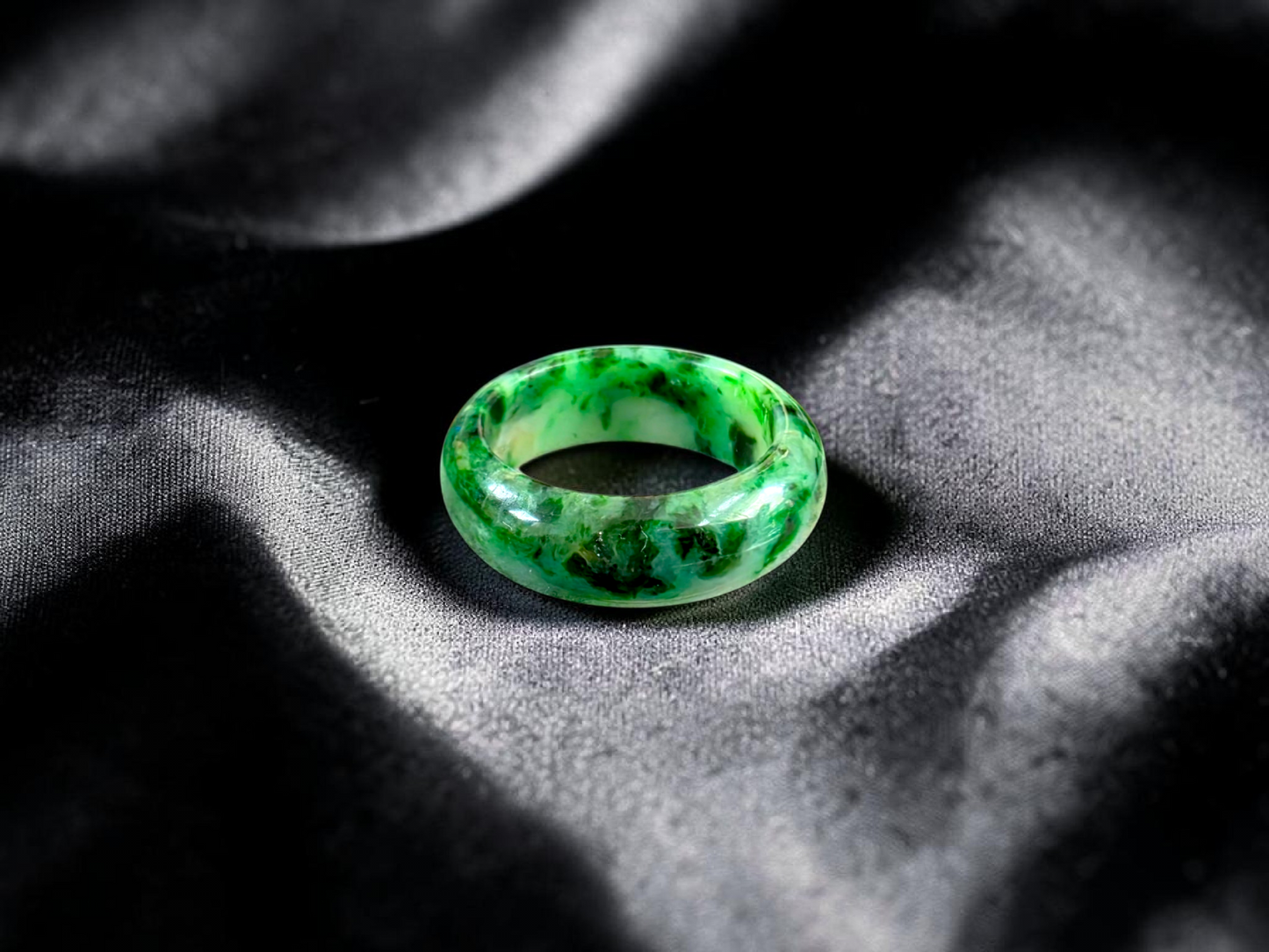Burmese Flower Green A-Jade Infinity Band Ring - Size US 8 - V10