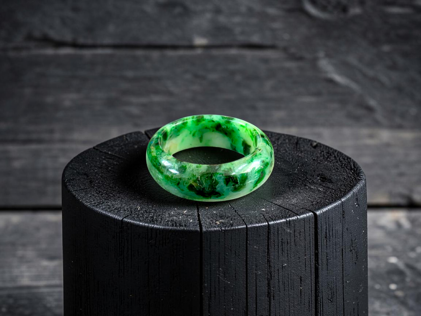 Burmese Flower Green A-Jade Infinity Band Ring - Size US 8 - V10