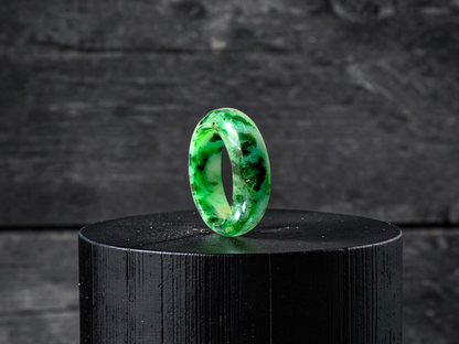 Burmese Flower Green A-Jade Infinity Band Ring - Size US 8 - V10