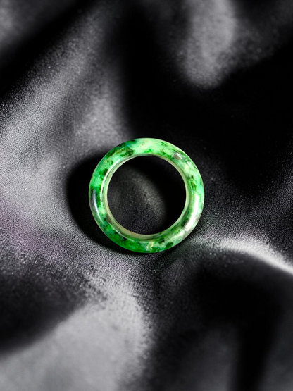 Burmese Flower Green A-Jade Infinity Band Ring - Size US 8 - V10