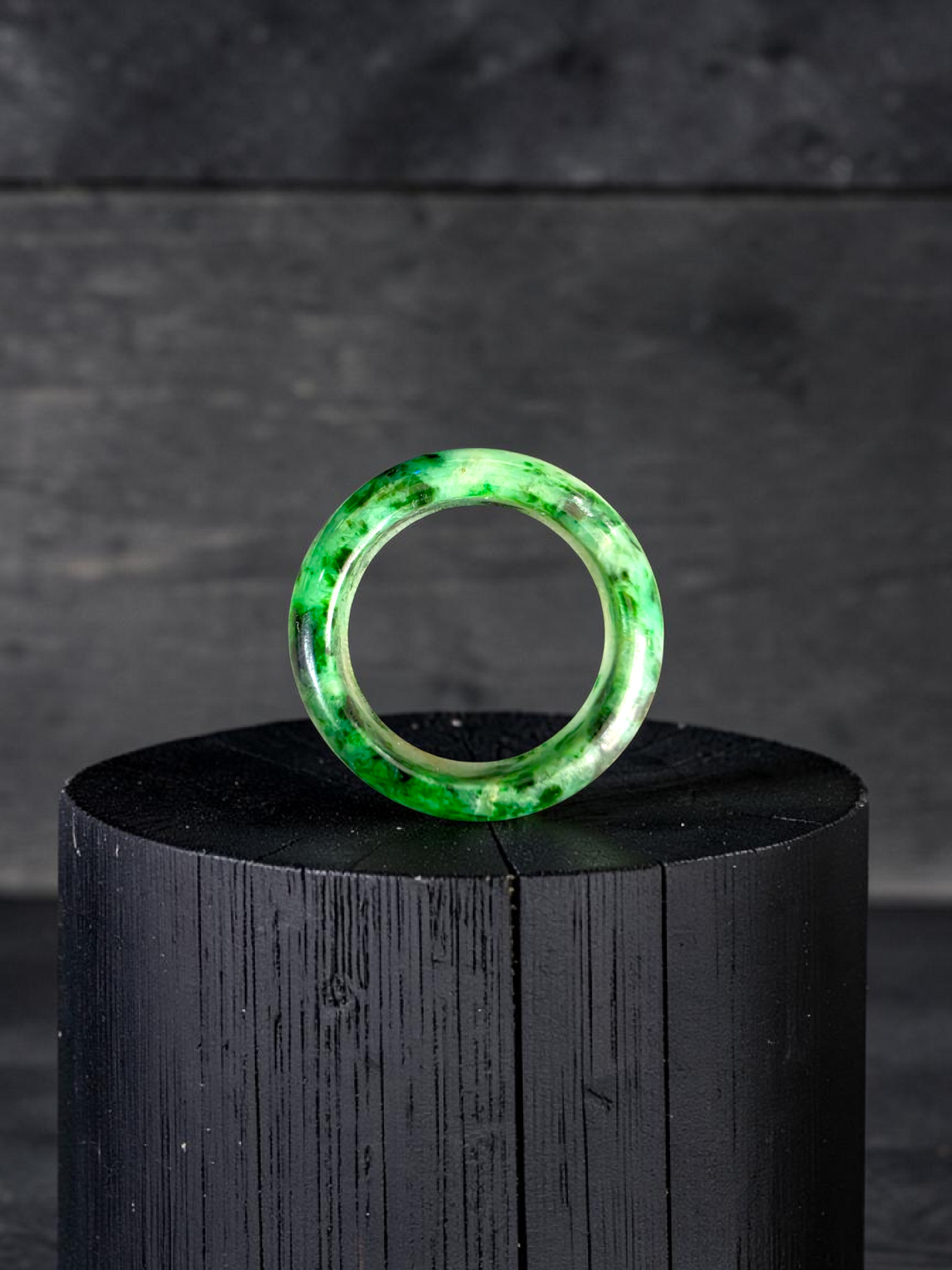 Burmese Flower Green A-Jade Infinity Band Ring - Size US 8 - V10