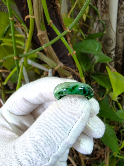 Burmese Flower Green A-Jade Infinity Band Ring - Size US 8 - V10