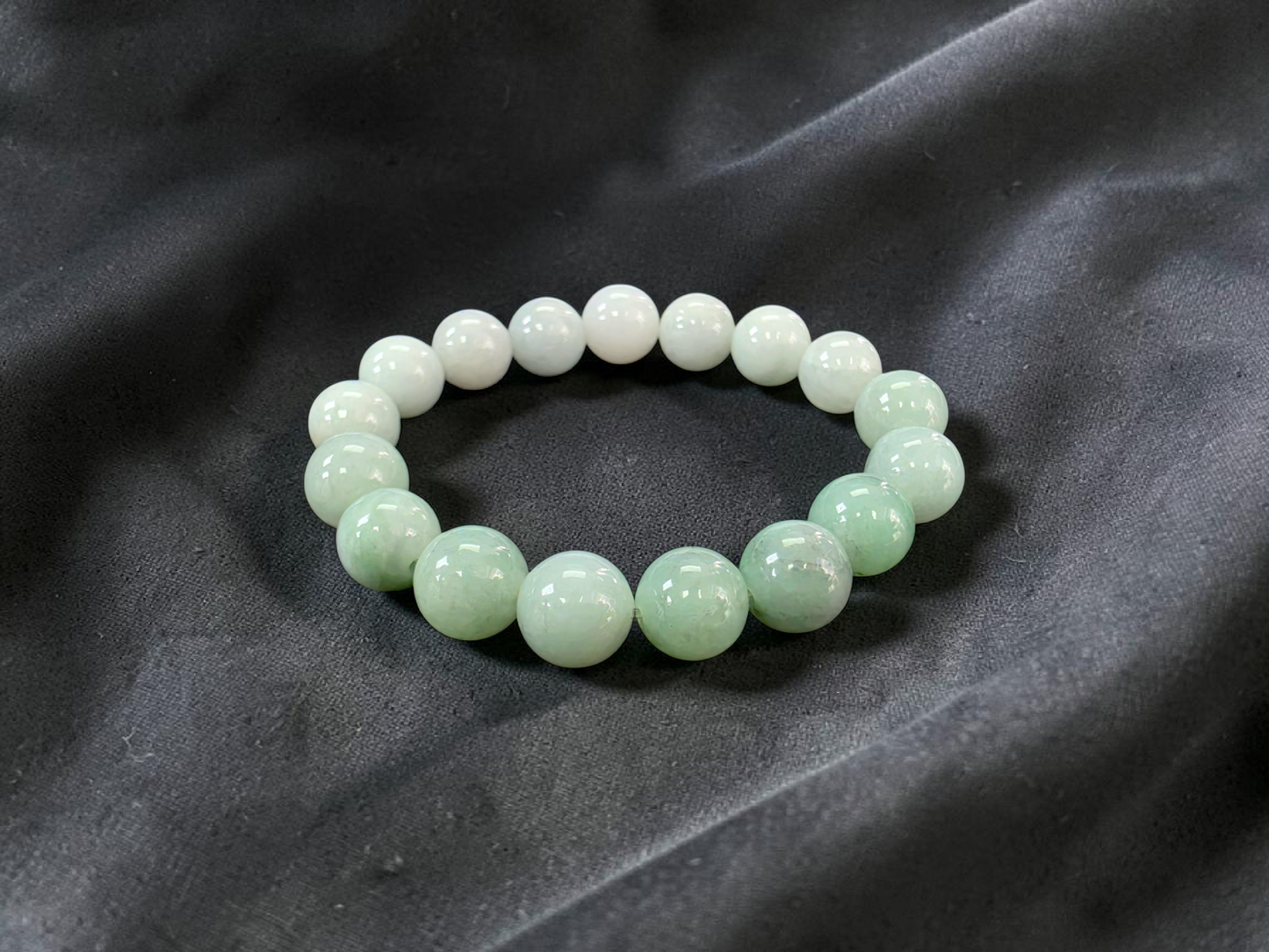 Japanese Pale Green Hombre Burmese A-Jade Beaded Bracelet (MADE IN JAPAN) (10 mm Each x 17 beads) 05062