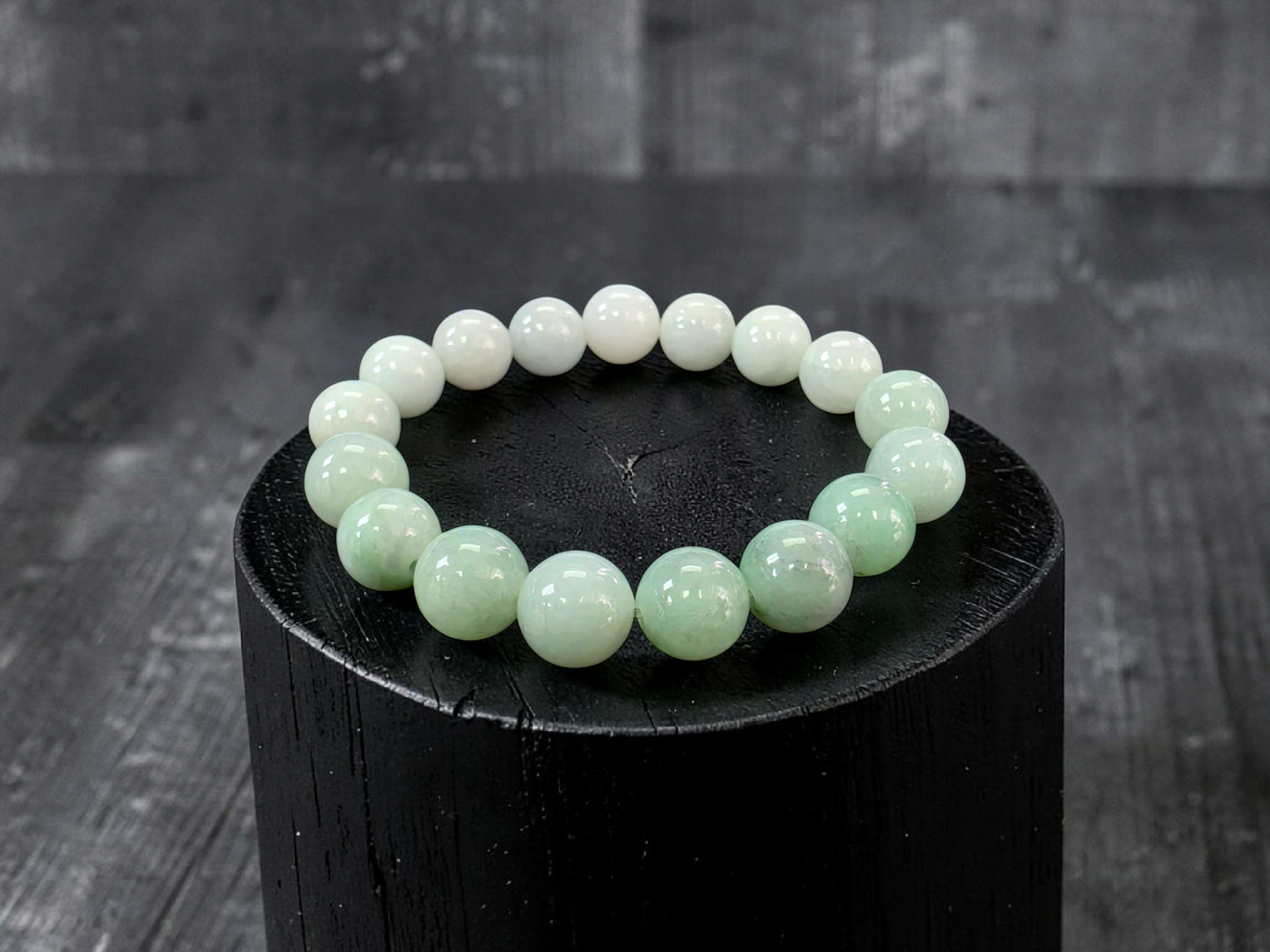 Japanese Pale Green Hombre Burmese A-Jade Beaded Bracelet (MADE IN JAPAN) (10 mm Each x 17 beads) 05062