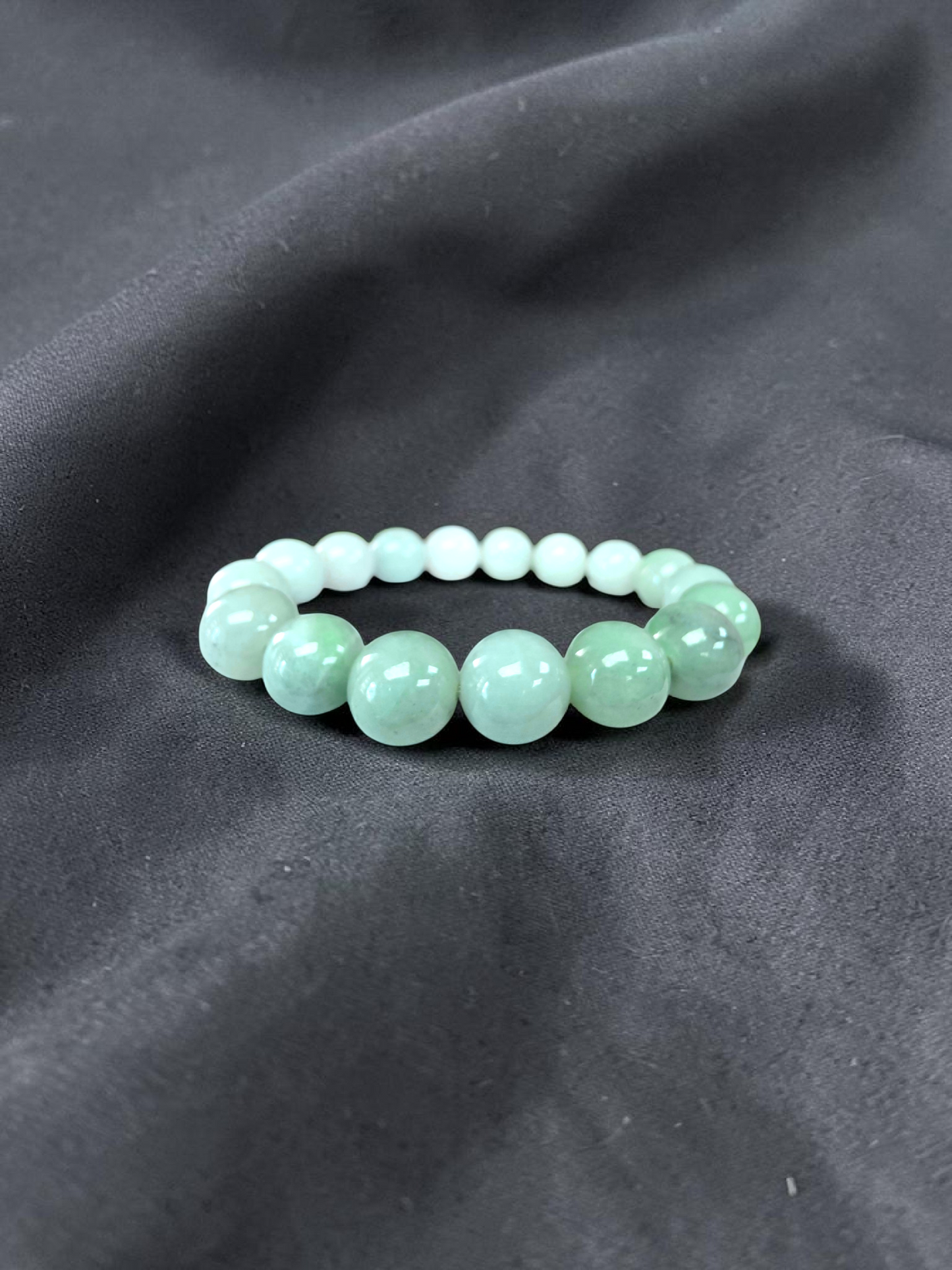 Japanese Pale Green Hombre Burmese A-Jade Beaded Bracelet (MADE IN JAPAN) (10 mm Each x 17 beads) 05062