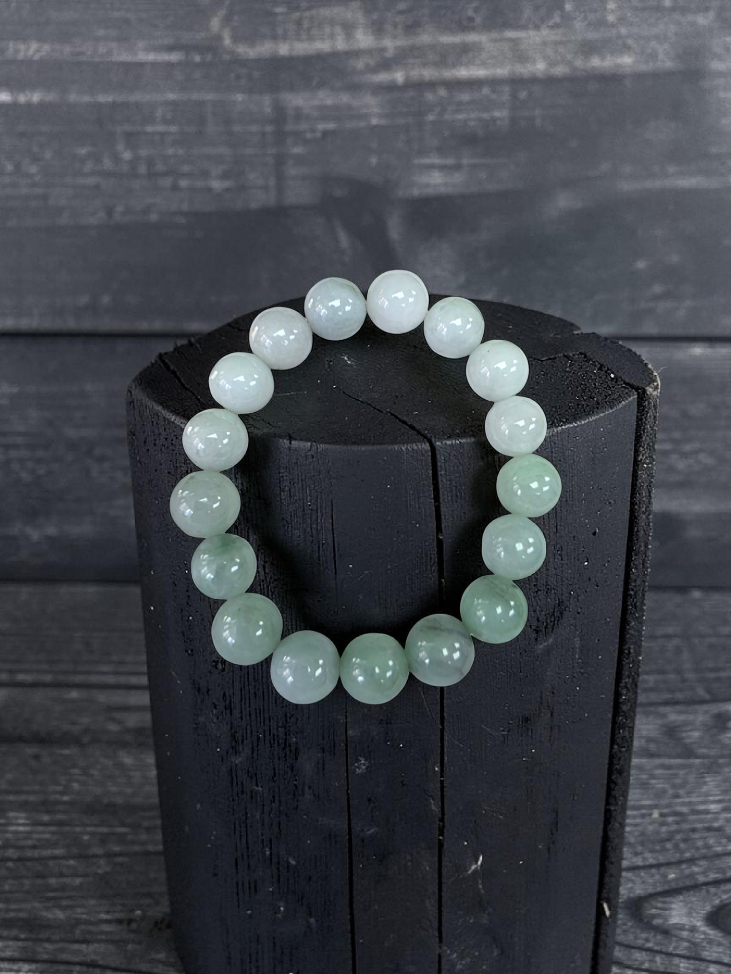 Japanese Pale Green Hombre Burmese A-Jade Beaded Bracelet (MADE IN JAPAN) (10 mm Each x 17 beads) 05062