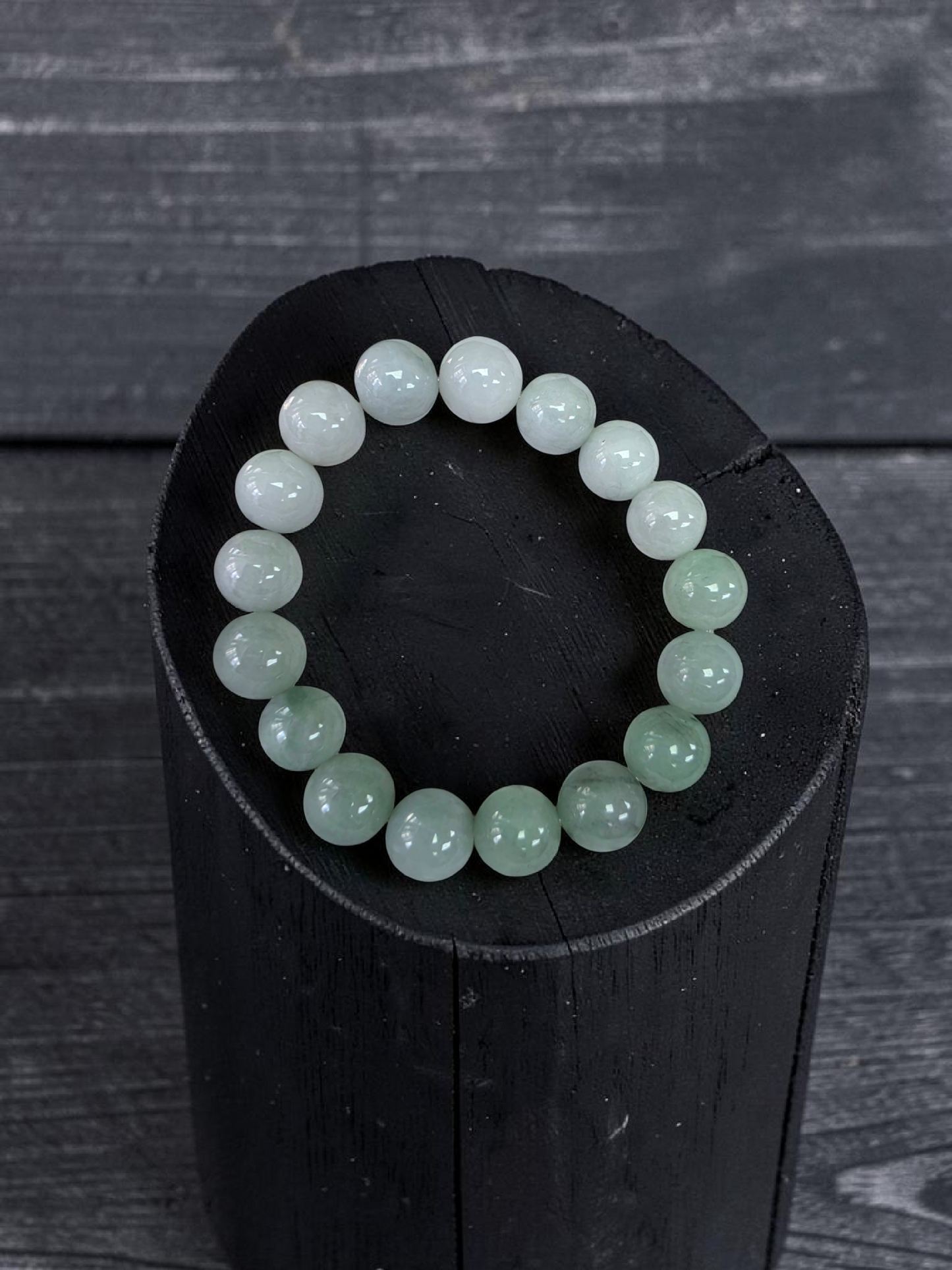 Japanese Pale Green Hombre Burmese A-Jade Beaded Bracelet (MADE IN JAPAN) (10 mm Each x 17 beads) 05062