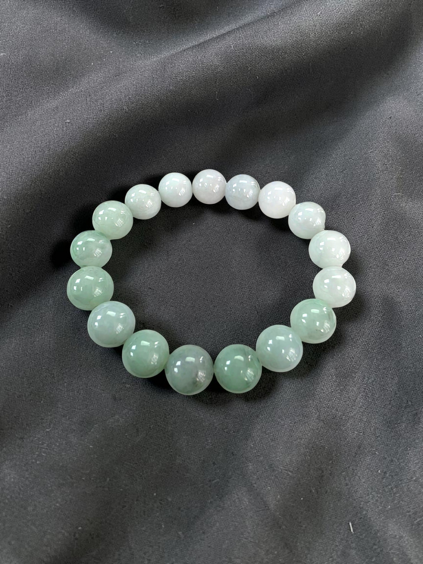 Japanese Pale Green Hombre Burmese A-Jade Beaded Bracelet (MADE IN JAPAN) (10 mm Each x 17 beads) 05062