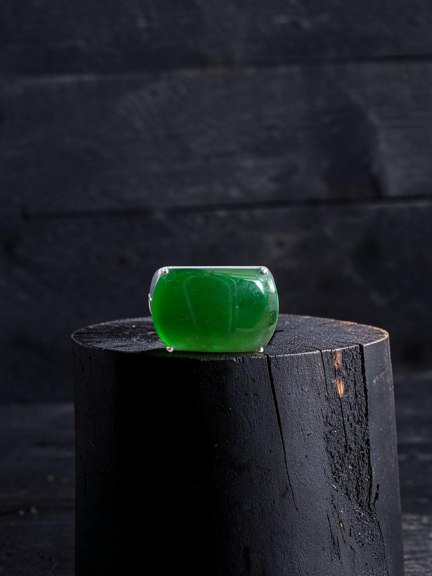 Odate MADE IN JAPAN Certified Vivid-Imperial Intense Green Burmese A-Jadeite Men's Ring (with 18K White Gold and Diamonds) Size US 9.5 - R24