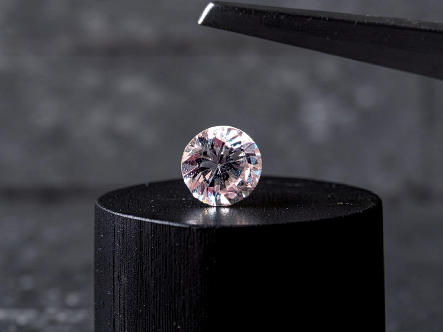 Natural 0.139 cts. Very Light Pink VS2 Round Brilliant Diamond Loose Stone - Certified - LS48