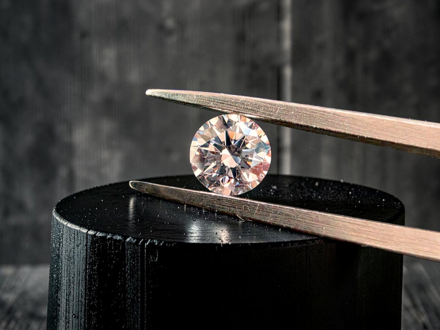 Natural 0.51 cts. Very Light Pink SI2 Vg Ex N Round Brilliant Diamond Loose Stone - GIA Certified - LS55