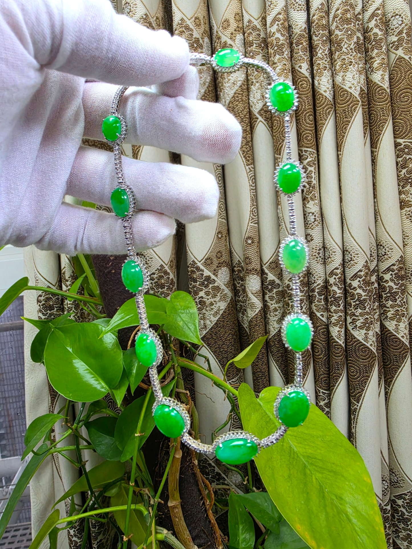 Ginza (MADE IN JAPAN) Burmese A-Jadeite Necklace (with 18K White Gold and White Diamonds) - Certified