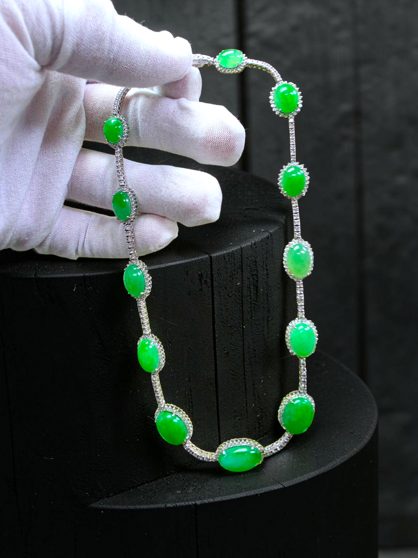 Ginza (MADE IN JAPAN) Burmese A-Jadeite Necklace (with 18K White Gold and White Diamonds) - Certified