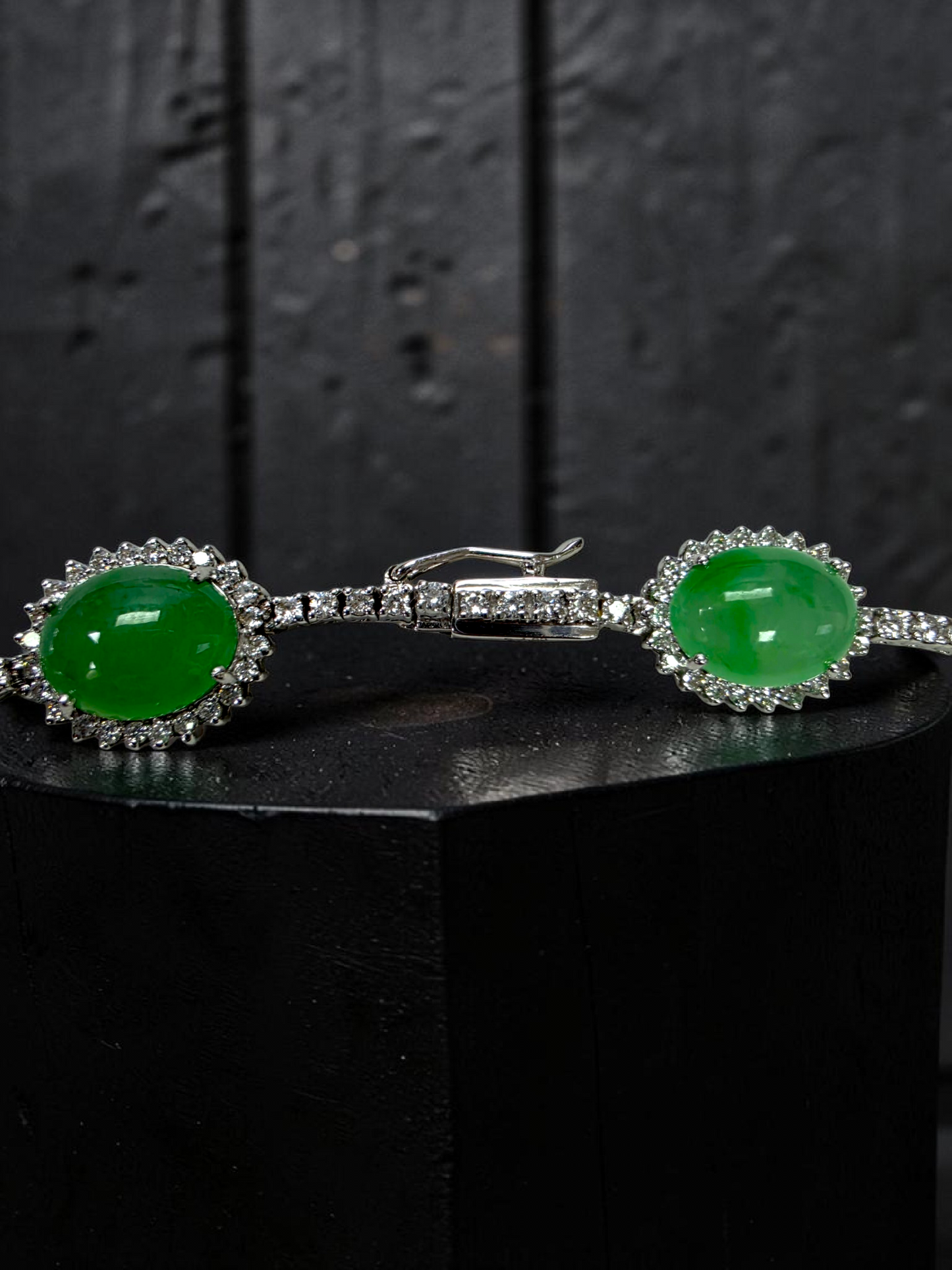 Ginza (MADE IN JAPAN) Burmese A-Jadeite Necklace (with 18K White Gold and White Diamonds) - Certified