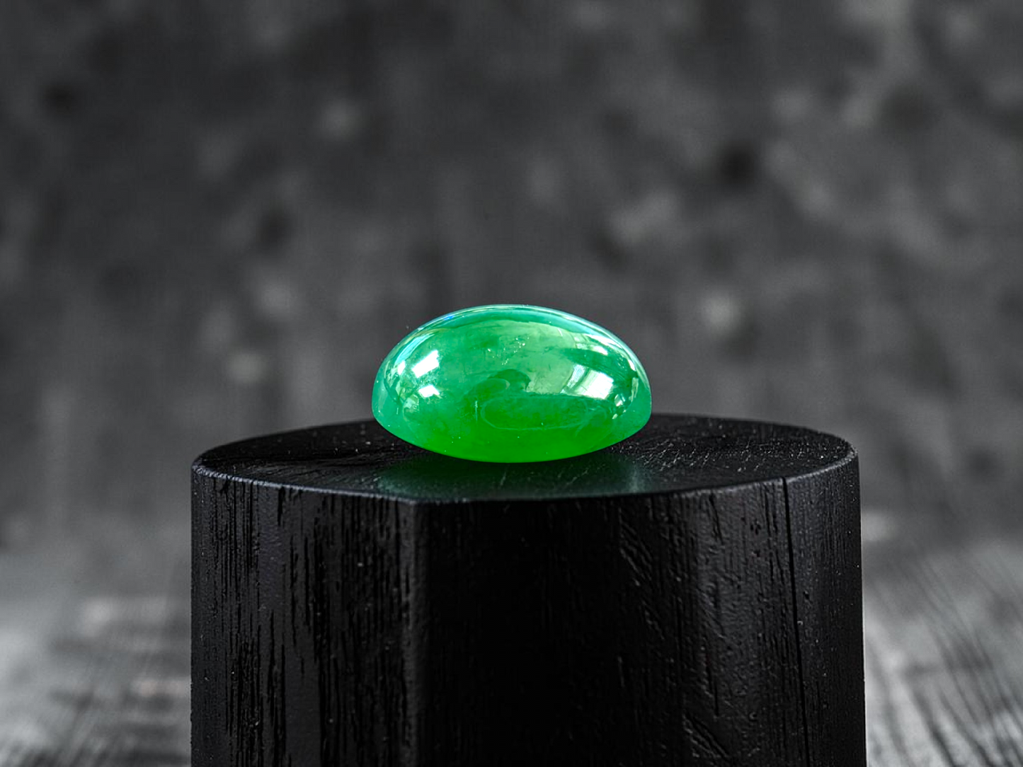 Certified MADE IN JAPAN 9.05 cts. Bright Apple Green Burmese A-Jadeite Oval Cabochon Loose Stone LS63
