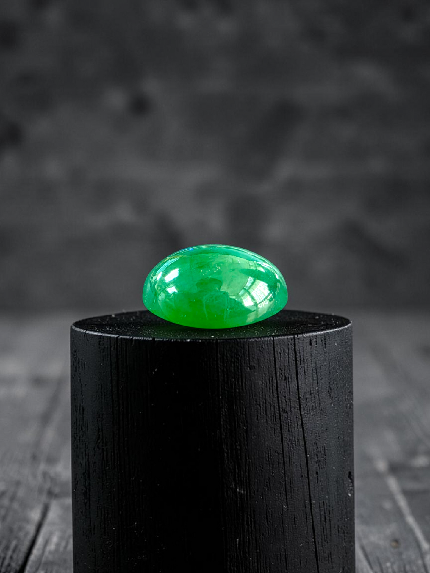 Certified MADE IN JAPAN 9.05 cts. Bright Apple Green Burmese A-Jadeite Oval Cabochon Loose Stone LS63