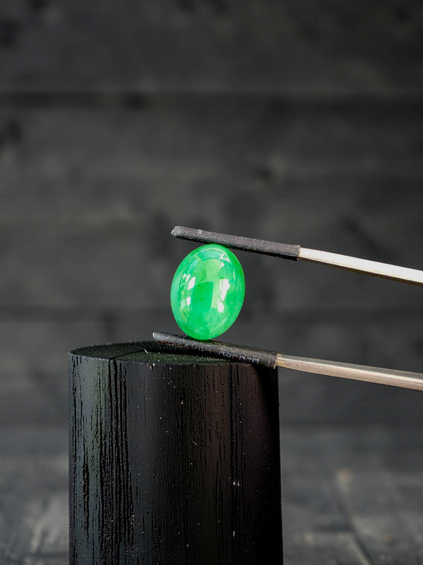 Certified MADE IN JAPAN 9.05 cts. Bright Apple Green Burmese A-Jadeite Oval Cabochon Loose Stone LS63