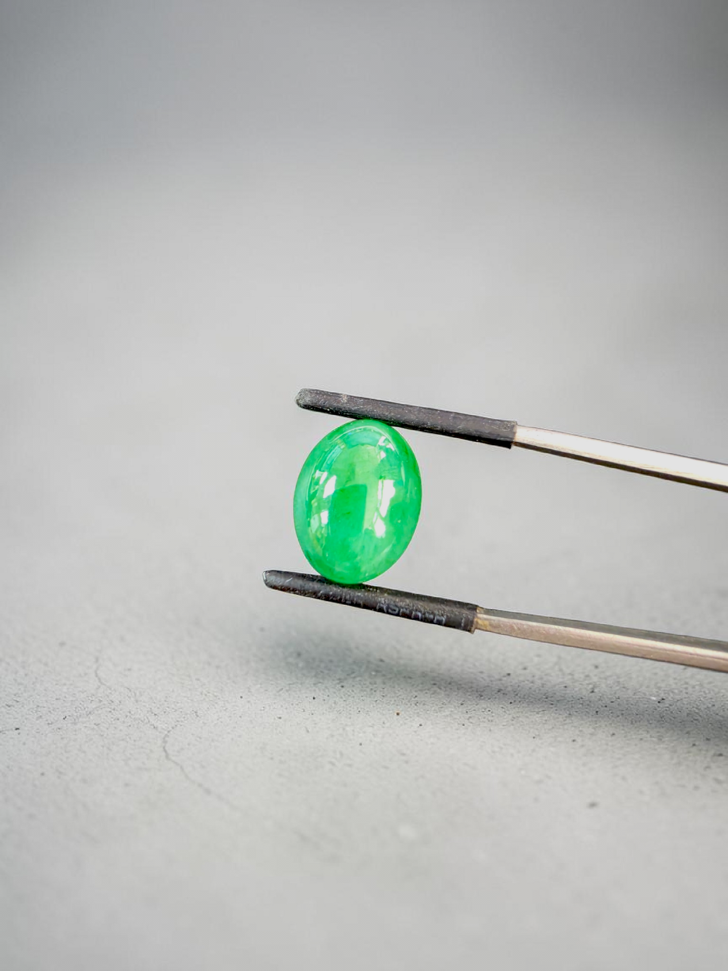 Certified MADE IN JAPAN 9.05 cts. Bright Apple Green Burmese A-Jadeite Oval Cabochon Loose Stone LS63