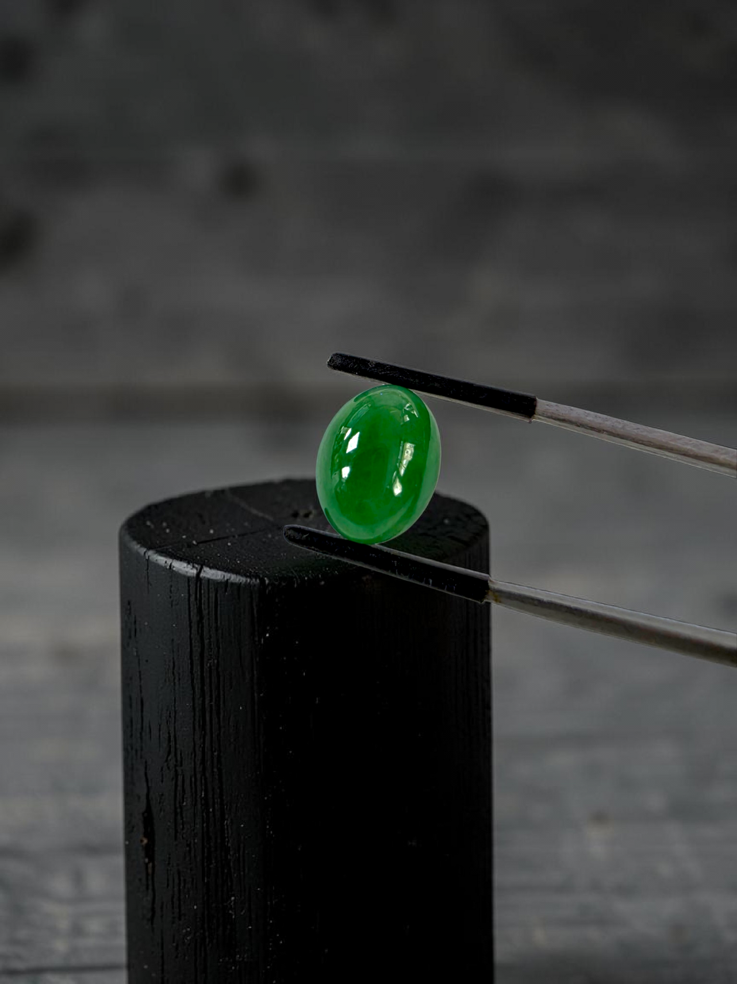 Certified MADE IN JAPAN 9.05 cts. Bright Apple Green Burmese A-Jadeite Oval Cabochon Loose Stone LS63