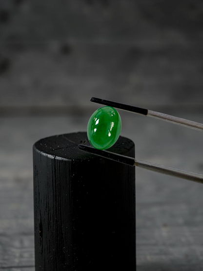 Certified MADE IN JAPAN 9.05 cts. Bright Apple Green Burmese A-Jadeite Oval Cabochon Loose Stone LS63