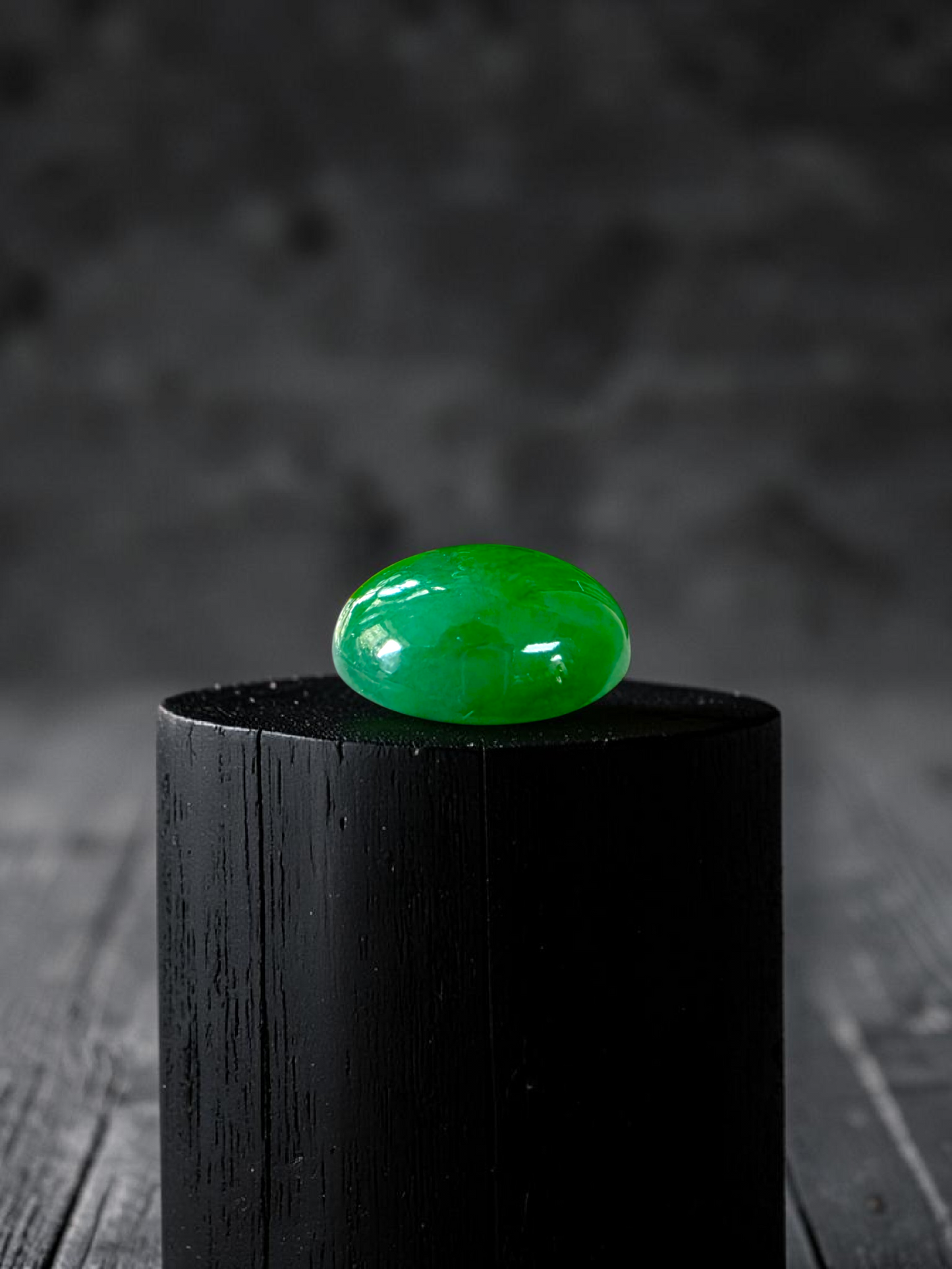 Certified MADE IN JAPAN 9.05 cts. Bright Apple Green Burmese A-Jadeite Oval Cabochon Loose Stone LS63