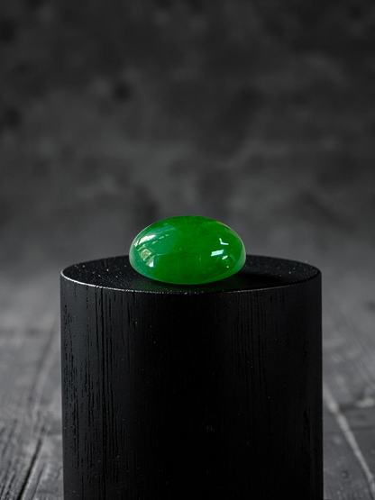 Certified MADE IN JAPAN 9.05 cts. Bright Apple Green Burmese A-Jadeite Oval Cabochon Loose Stone LS63