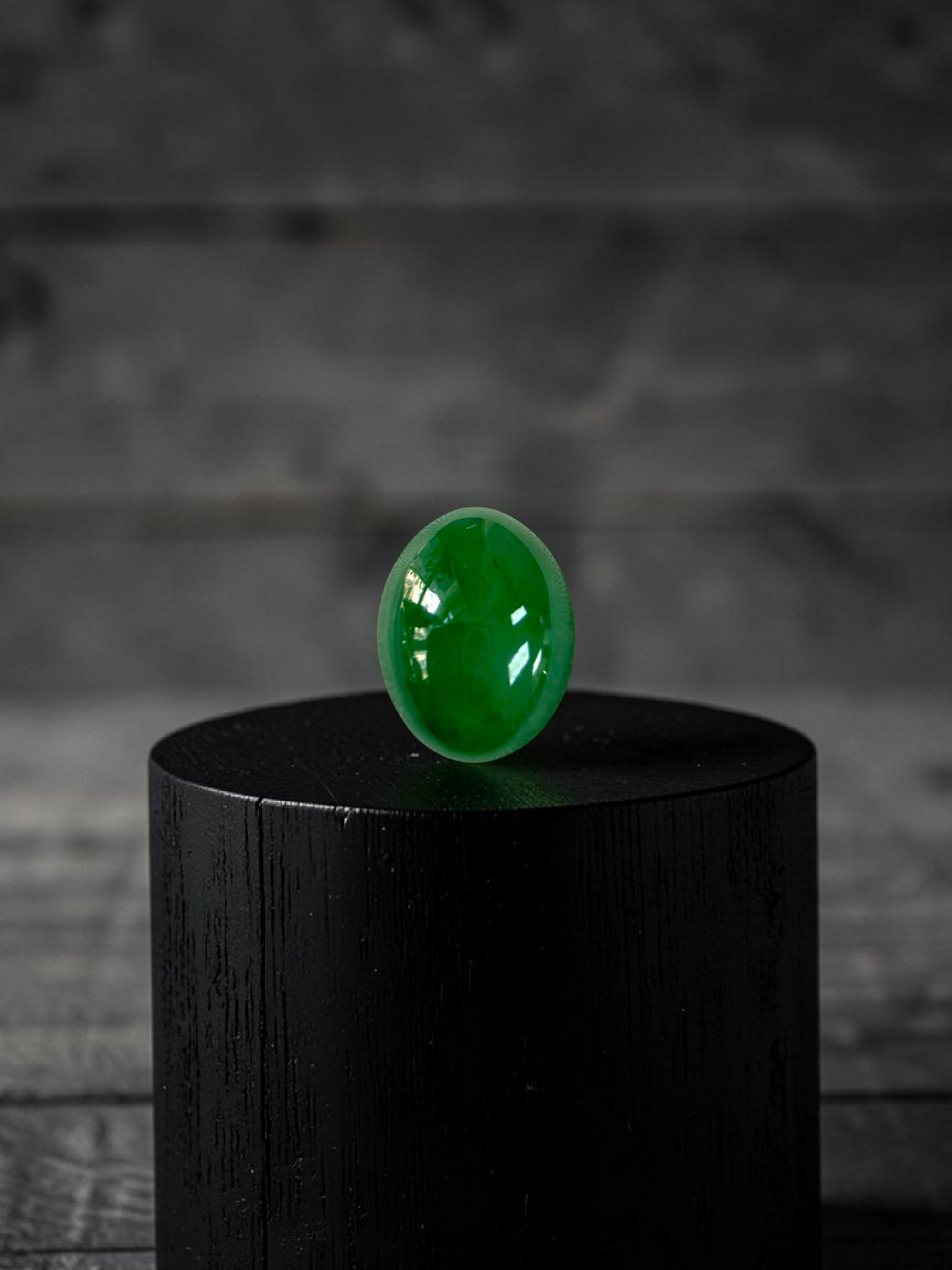 Certified MADE IN JAPAN 9.05 cts. Bright Apple Green Burmese A-Jadeite Oval Cabochon Loose Stone LS63