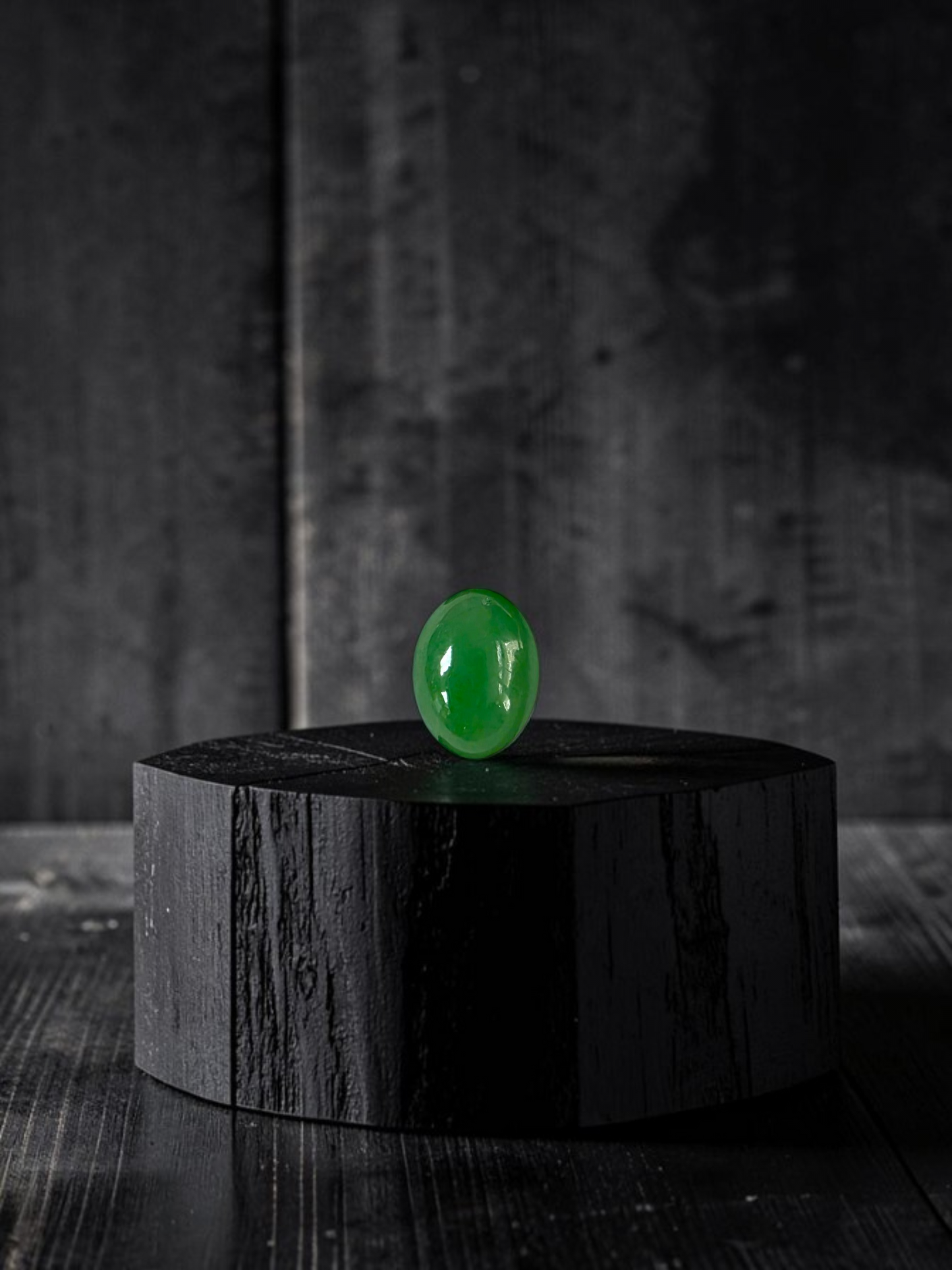 Certified MADE IN JAPAN 4.42 cts. Green Burmese A-Jadeite Oval Cabochon Loose Stone LS67