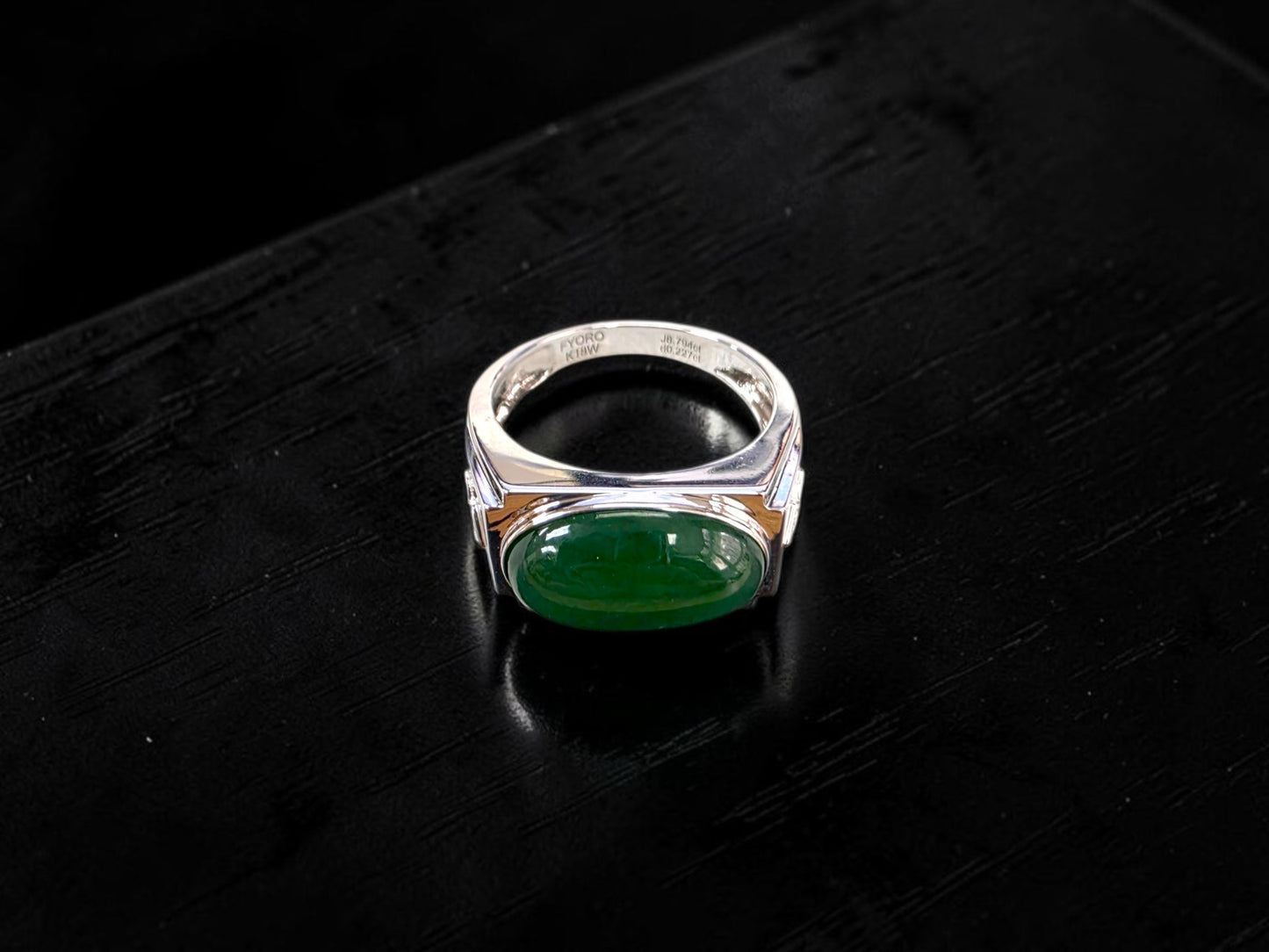 Chita MADE IN JAPAN 8.80 cts. Certified Intense Green Burmese A-Jadeite Men's Ring (18K White Gold and White Diamonds) Size US9.5  - R25