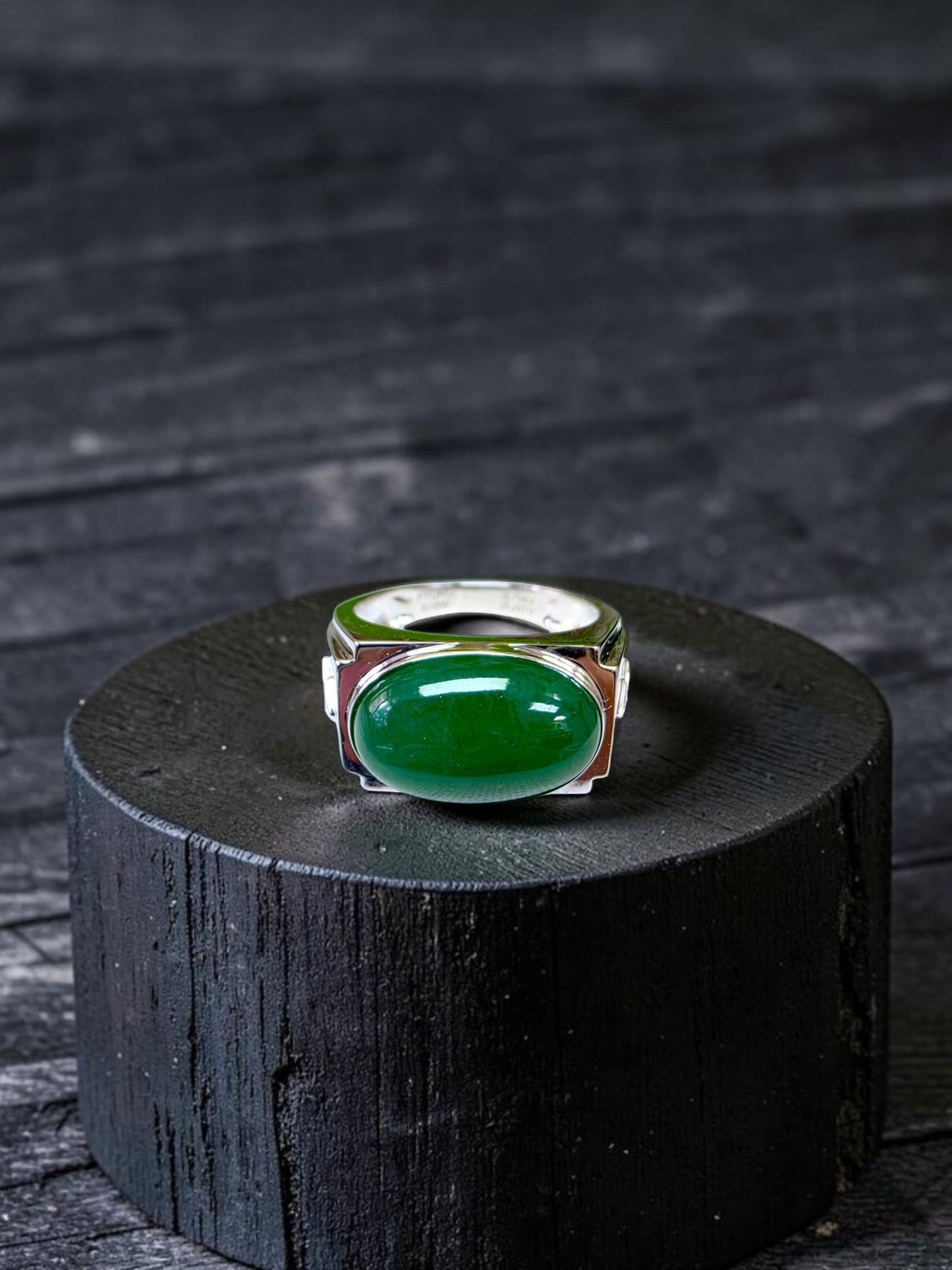 Chita MADE IN JAPAN 8.80 cts. Certified Intense Green Burmese A-Jadeite Men's Ring (18K White Gold and White Diamonds) Size US9.5  - R25