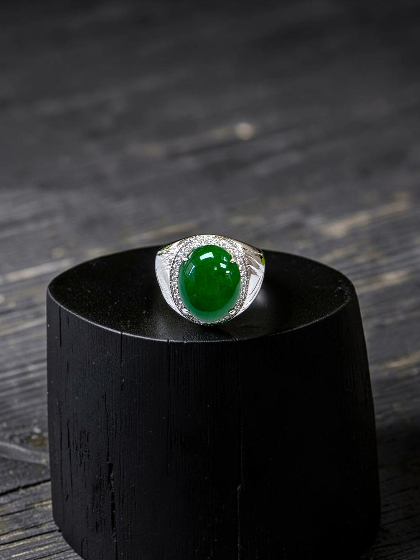 Chiba MADE IN JAPAN 7.42 cts. Certified Vivid Apple Green Burmese A-Jadeite Ring (with 18K White Gold and White Diamonds) Size US9.5  - R26