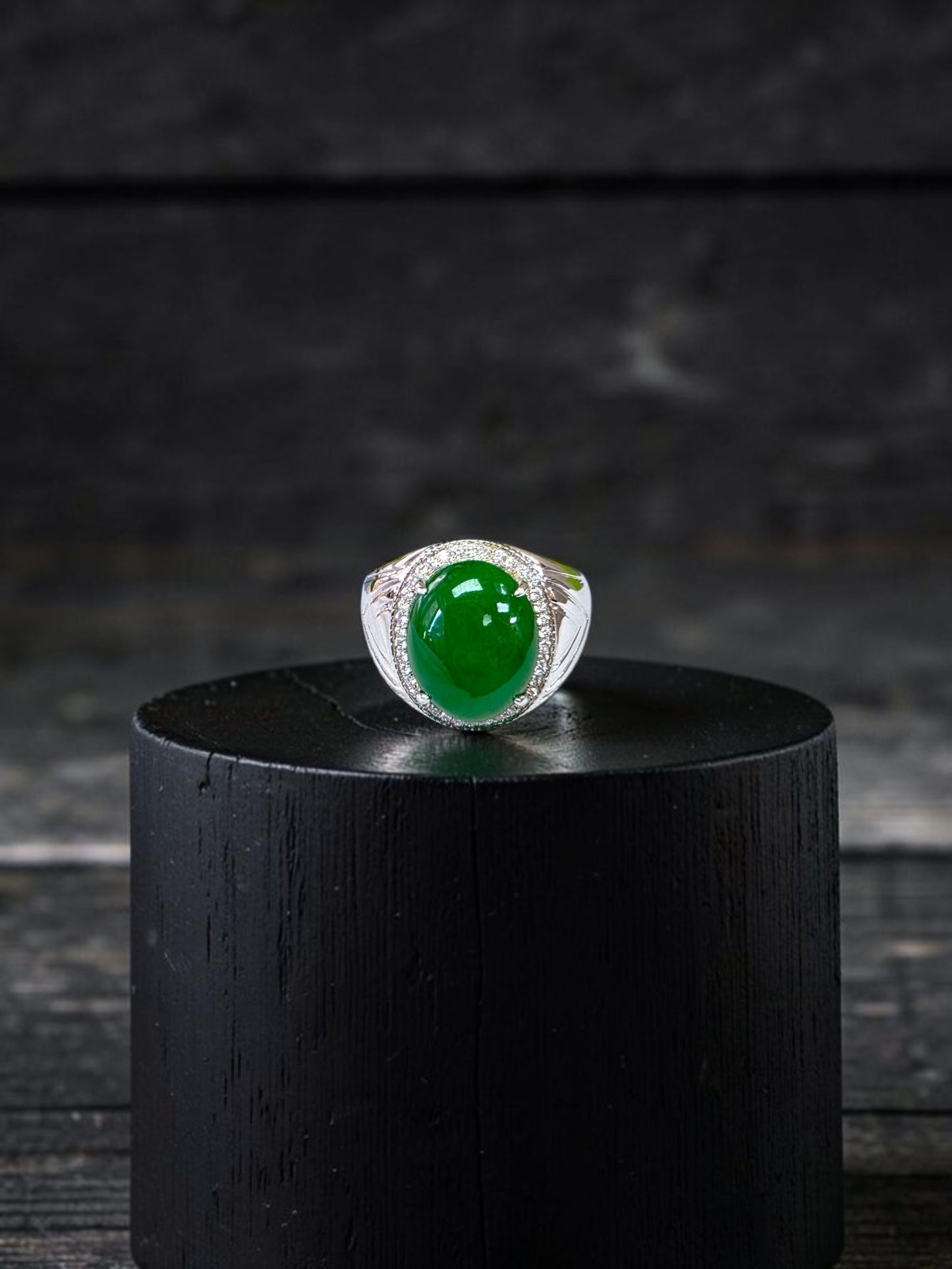 Chiba MADE IN JAPAN 7.42 cts. Certified Vivid Apple Green Burmese A-Jadeite Ring (with 18K White Gold and White Diamonds) Size US9.5  - R26