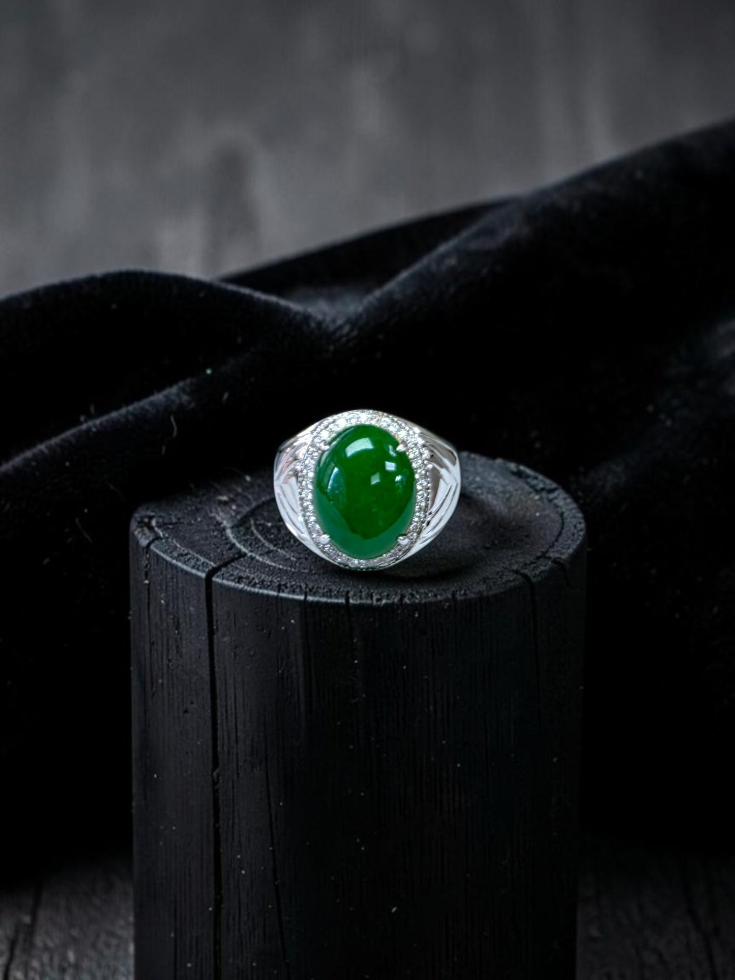 Chiba MADE IN JAPAN 7.42 cts. Certified Vivid Apple Green Burmese A-Jadeite Ring (with 18K White Gold and White Diamonds) Size US9.5  - R26