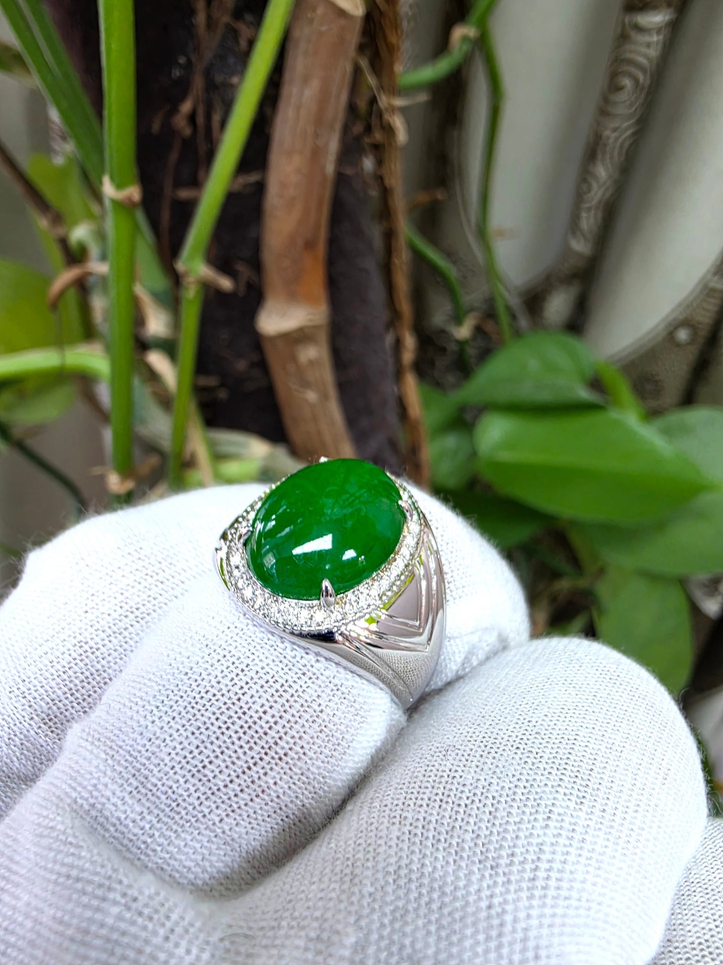 Chiba MADE IN JAPAN 7.42 cts. Certified Vivid Apple Green Burmese A-Jadeite Ring (with 18K White Gold and White Diamonds) Size US9.5  - R26