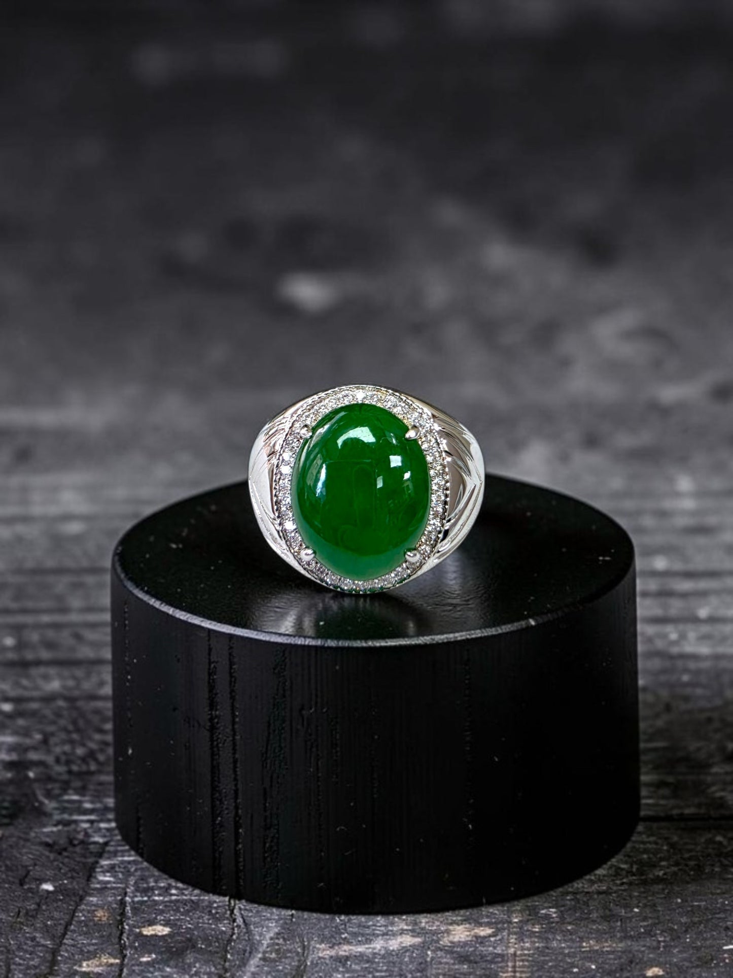 Chiba MADE IN JAPAN 7.42 cts. Certified Vivid Apple Green Burmese A-Jadeite Ring (with 18K White Gold and White Diamonds) Size US9.5  - R26